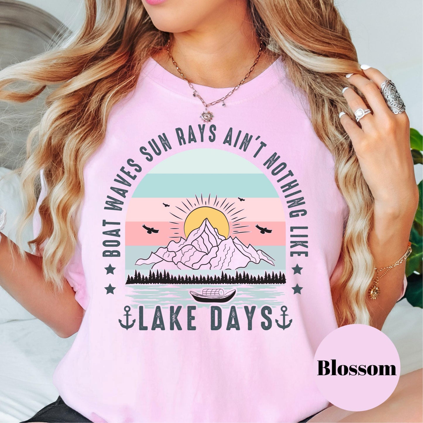 Lake Days Shirt, Boat Waves and Sun Rays Tee, Retro Lake Life Shirt, Summer Graphic Tee, Outdoors Camping Hiking T-Shirt