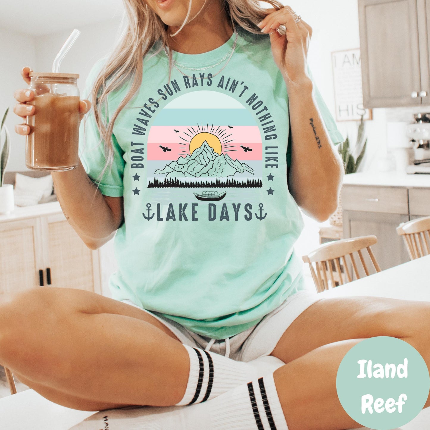 Lake Days Shirt, Boat Waves and Sun Rays Tee, Retro Lake Life Shirt, Summer Graphic Tee, Outdoors Camping Hiking T-Shirt